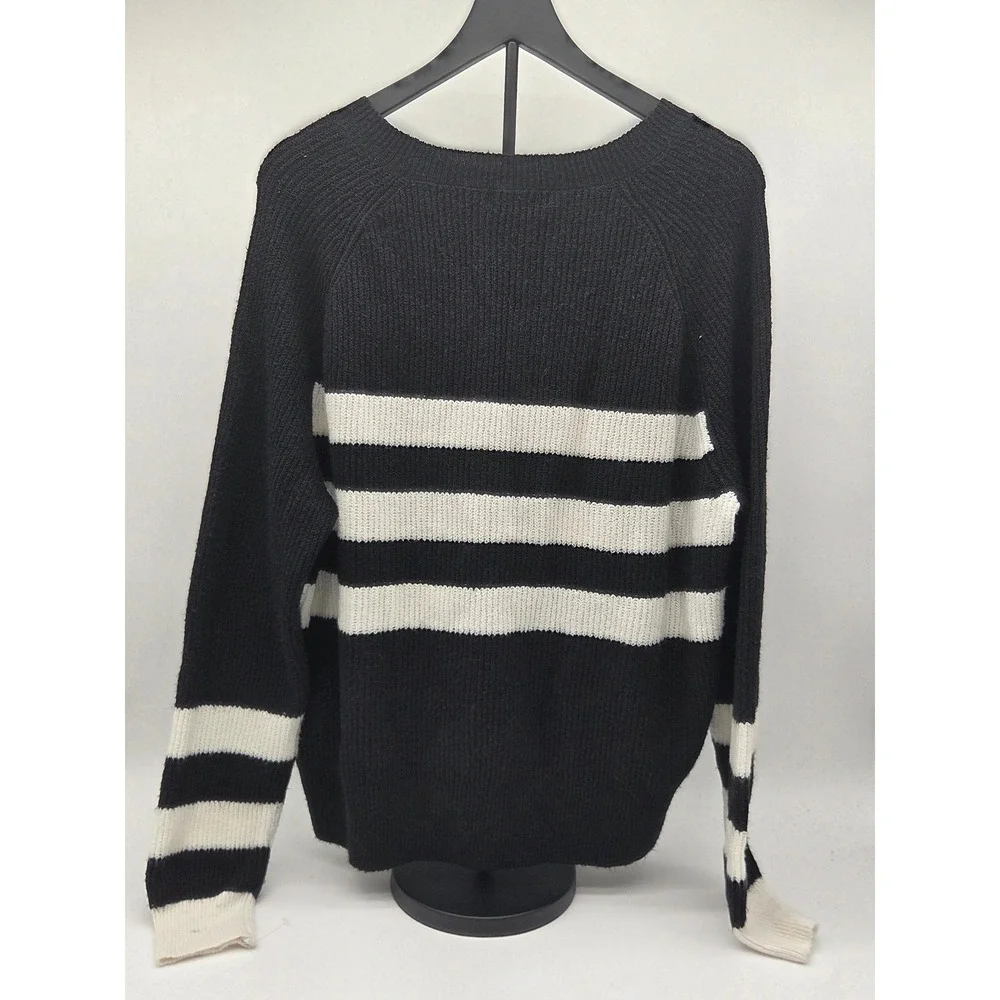 Love Ellie Women's XL Black White Striped Knit Crewneck Sweater NWT 101-788